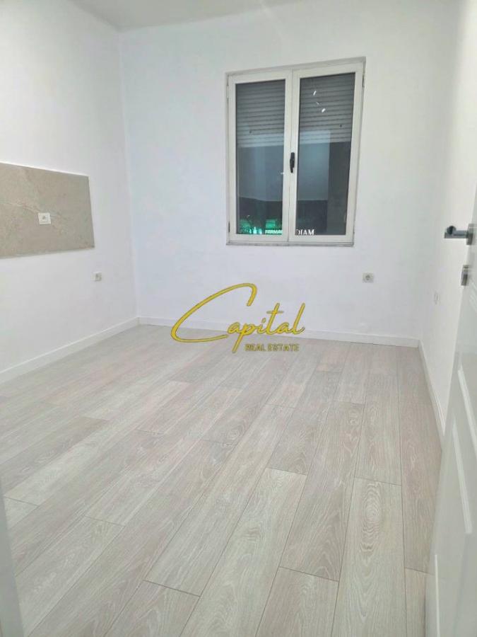 Zyre me qira 110 m2 rruga e kavajes 800 euro