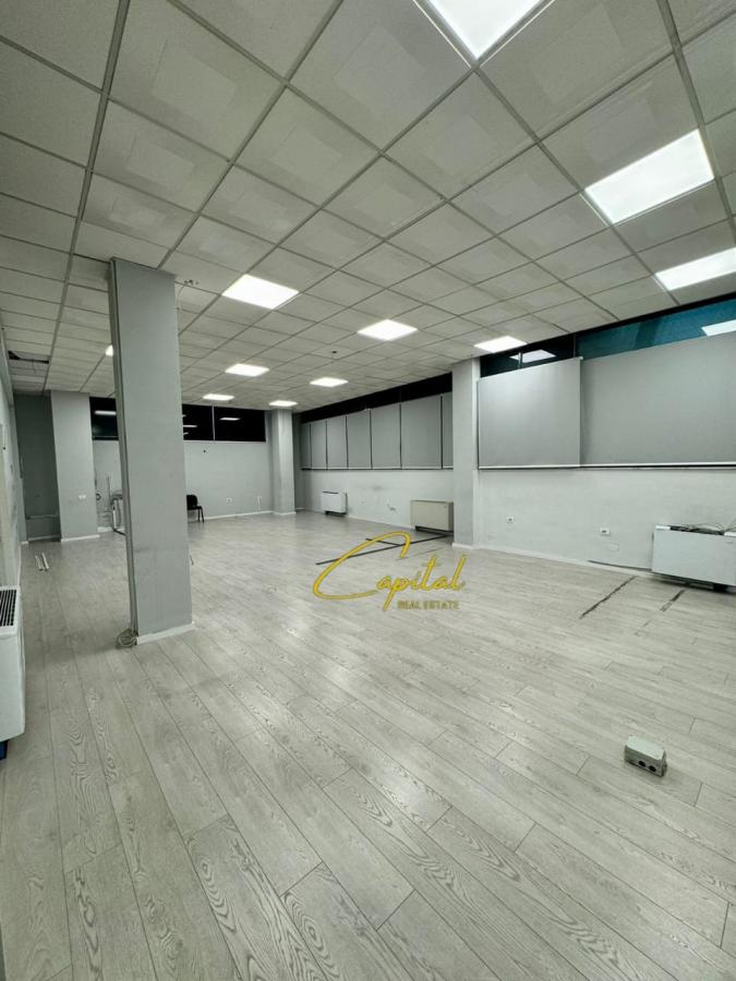 Ambient biznesi me qira 655 m2 rruga e kavajes 5.800 euro