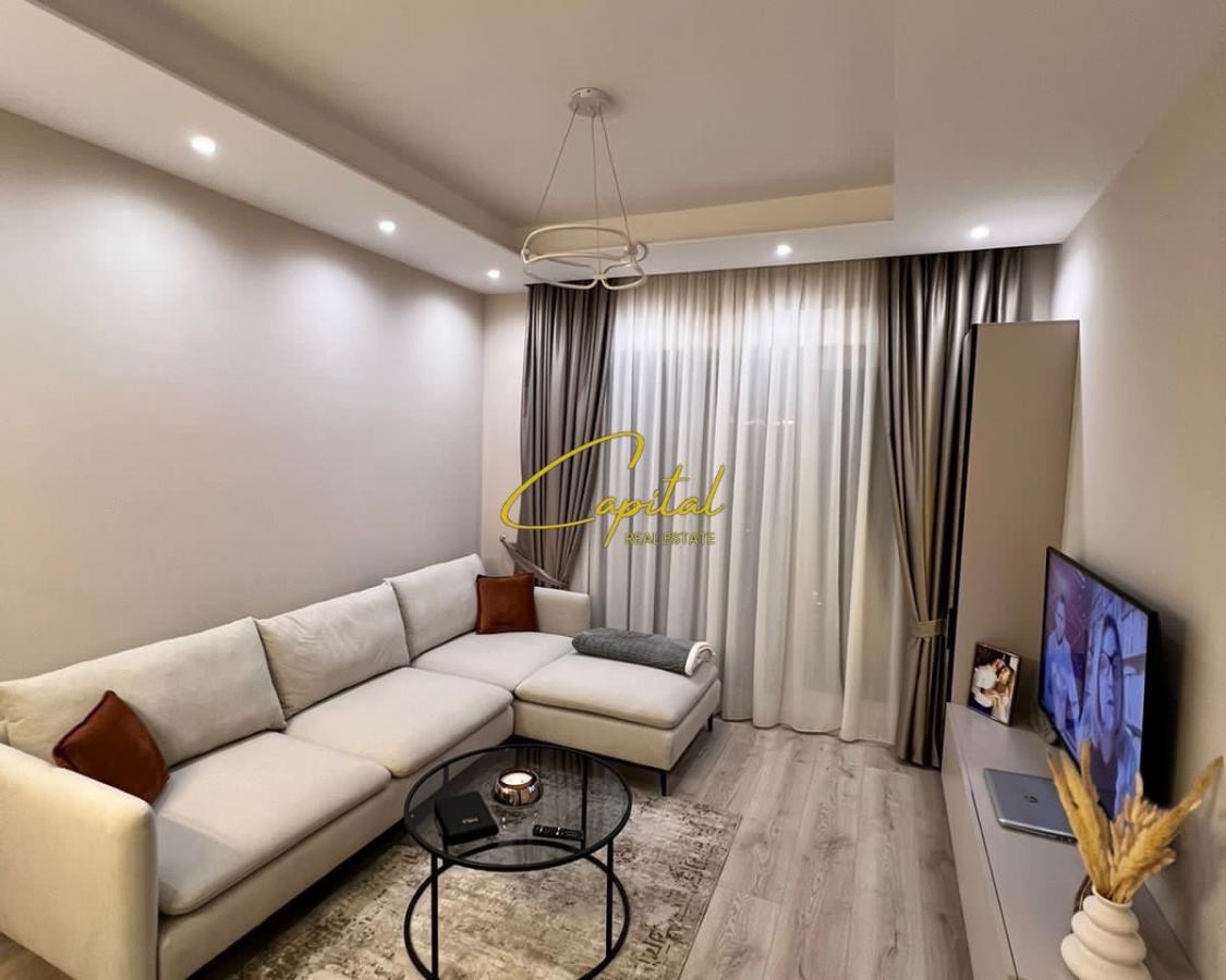 Apartament me qira 2+1+2 21 dhjetori 800 euro