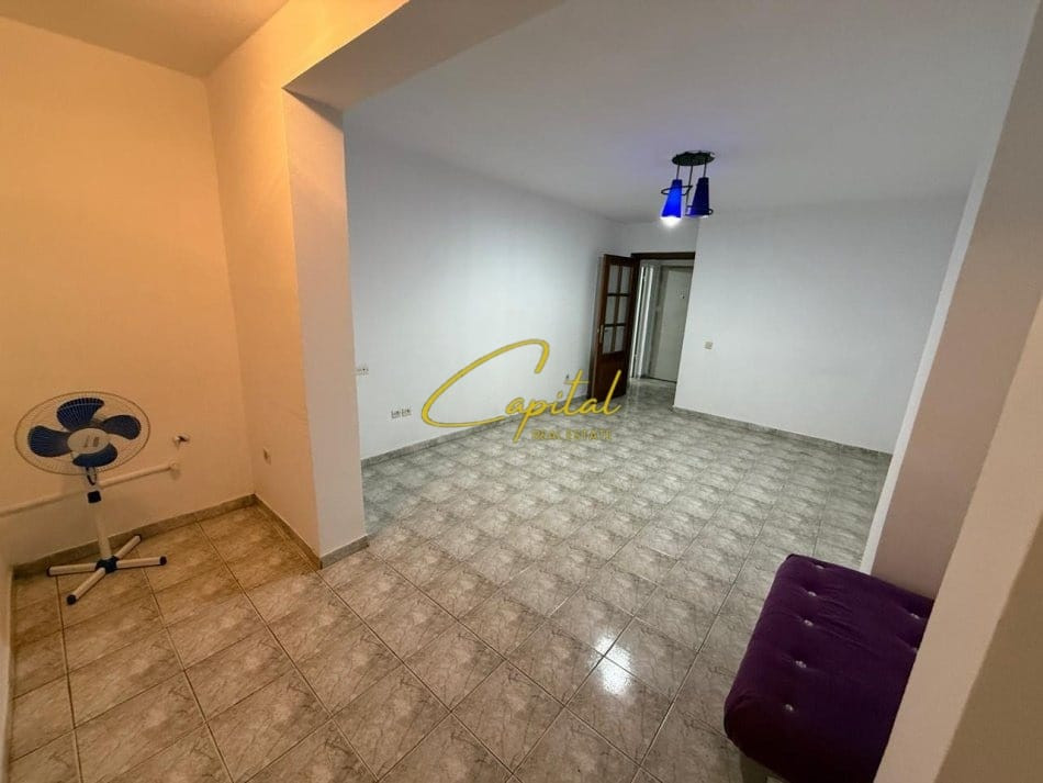 Zyre me qira 40 m2 vasil shanto 430 euro