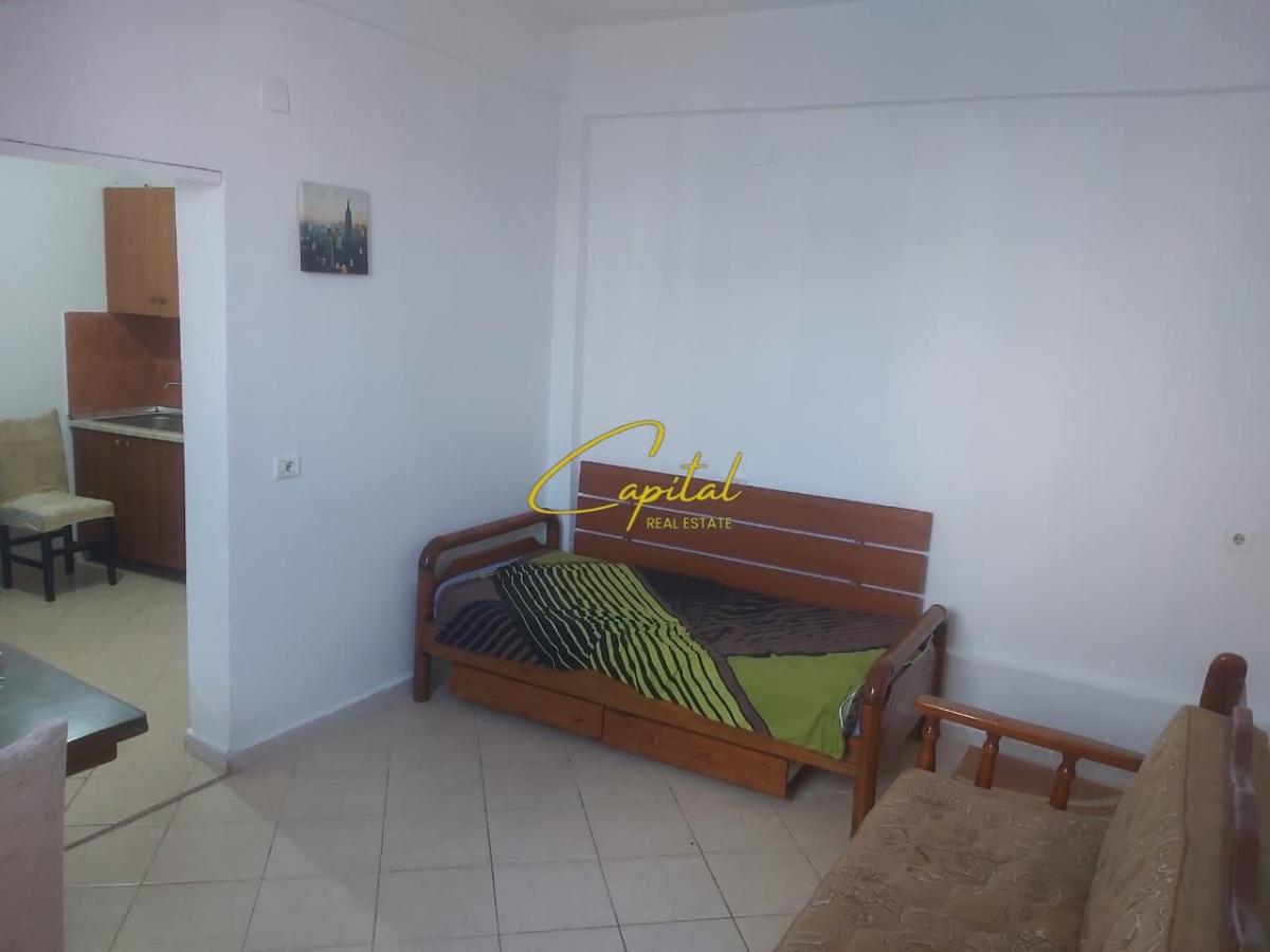 Garsoniere me qira 35 m2 ish tregu elektrik 300 euro
