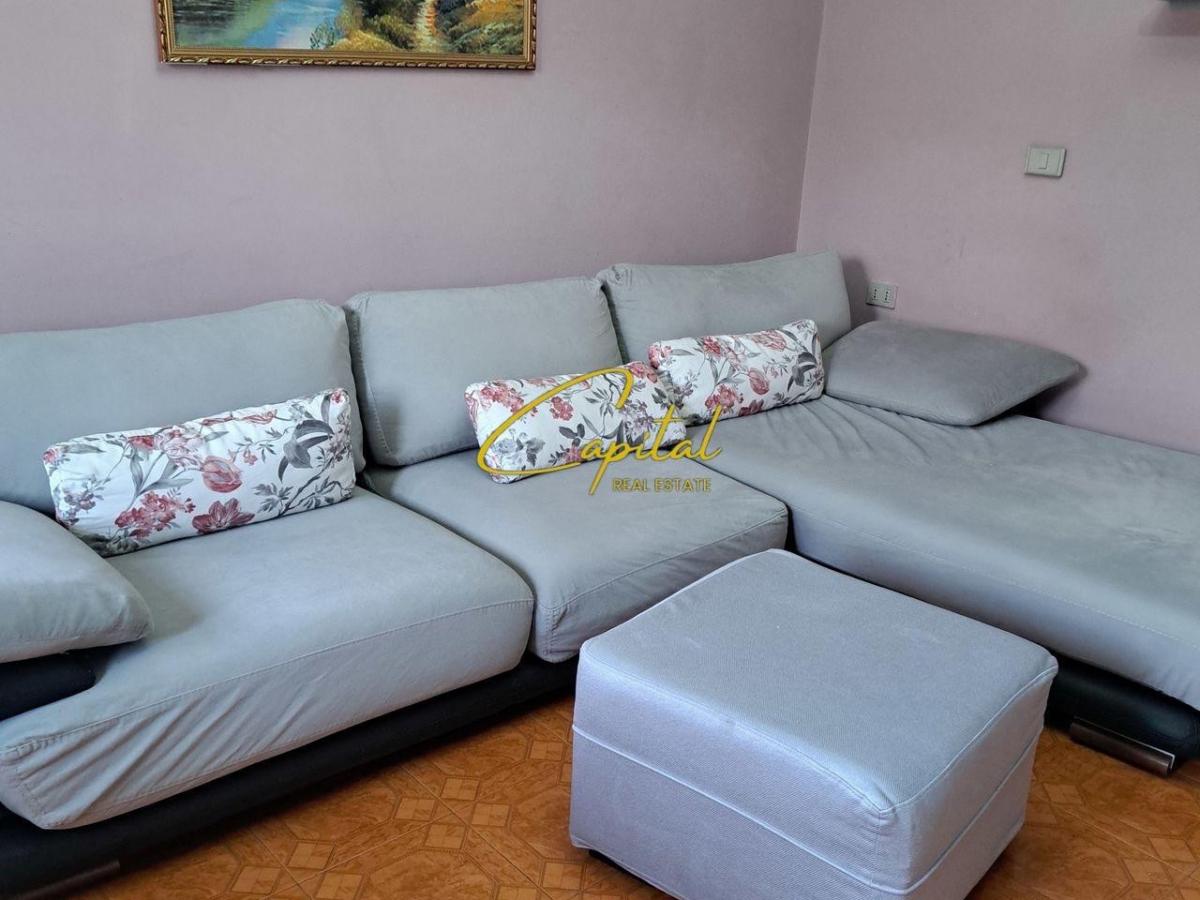 Apartament me qira 1+1 rruga hoxha tahsim 35.000 leke