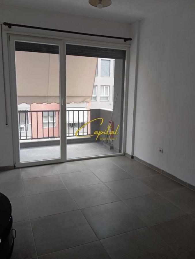 Apartament me qira 2+1 5 maji 500 euro