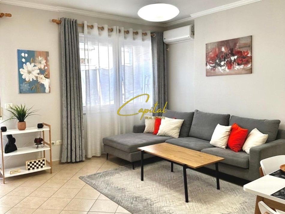 Apartament me qira 1+1 bulevardi zogu i 72.000 leke