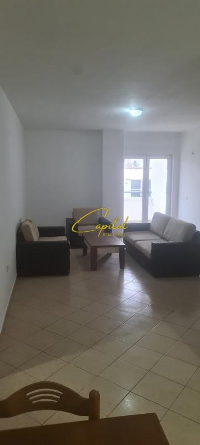 Apartament me qira 2+1+2 zogu i zi 600 euro