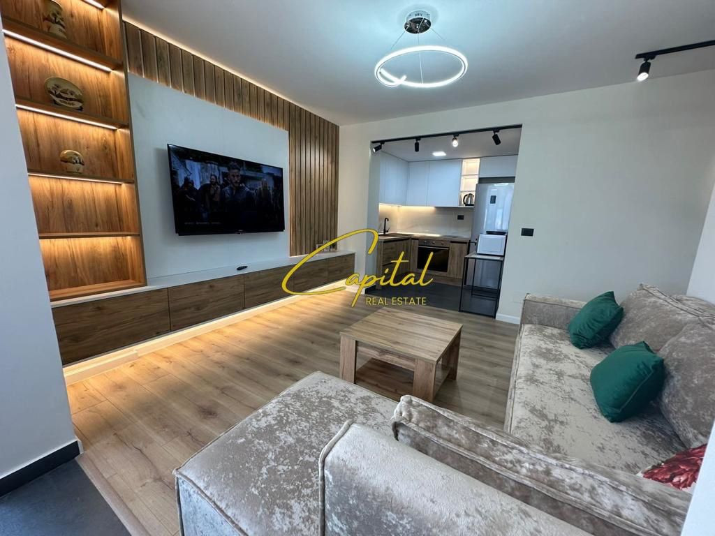 Apartament me qira 1+1 pazari i ri 800 euro