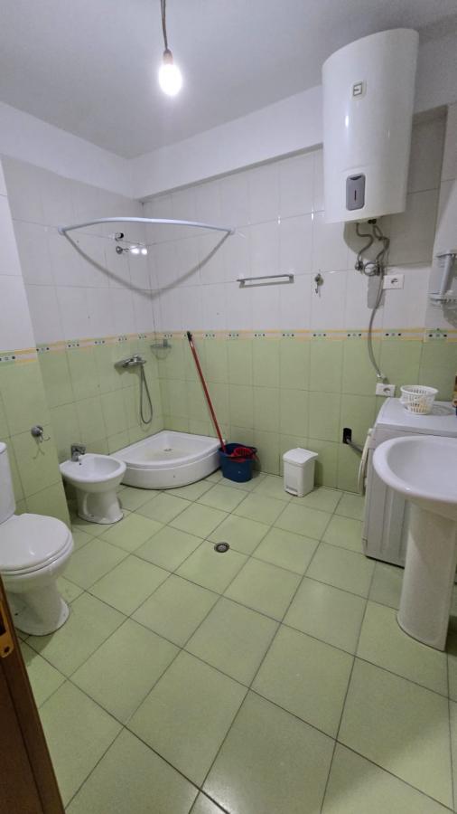 Jepet me Qira Apartament 2+1+2 – Pranë Qendrës Kristal!!!