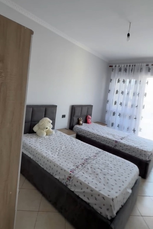 Shitet Apartament 2+1+2 në Astir – Prane Artistit!!
