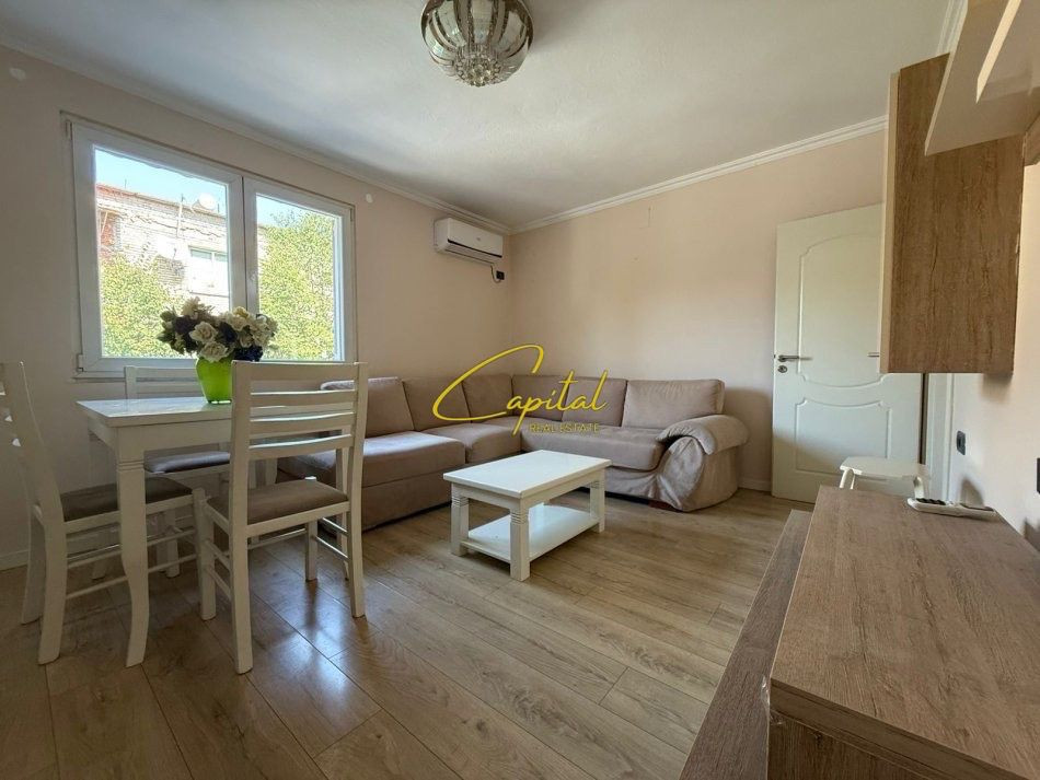 Shitet apartament 2+1 xhamlliku 156.000 euro