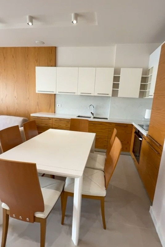Shitet Apartament 2+1+2 – Kompleksi KIKA 2!!