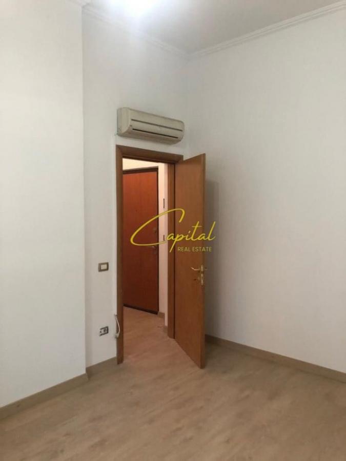 Zyre me qira 35 m2 zogu i zi 380 euro