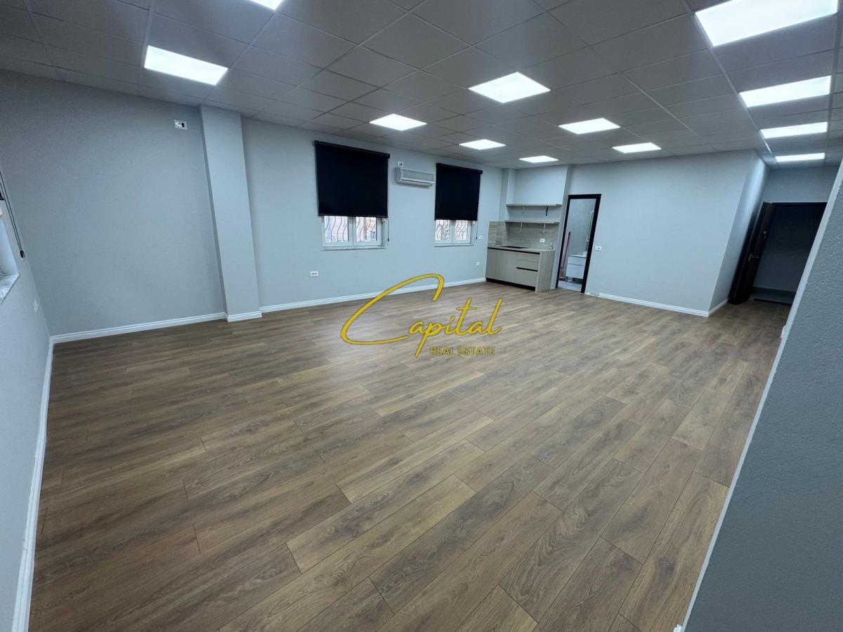 Ambient biznesi me qira 70 m2 qender 1.100 euro