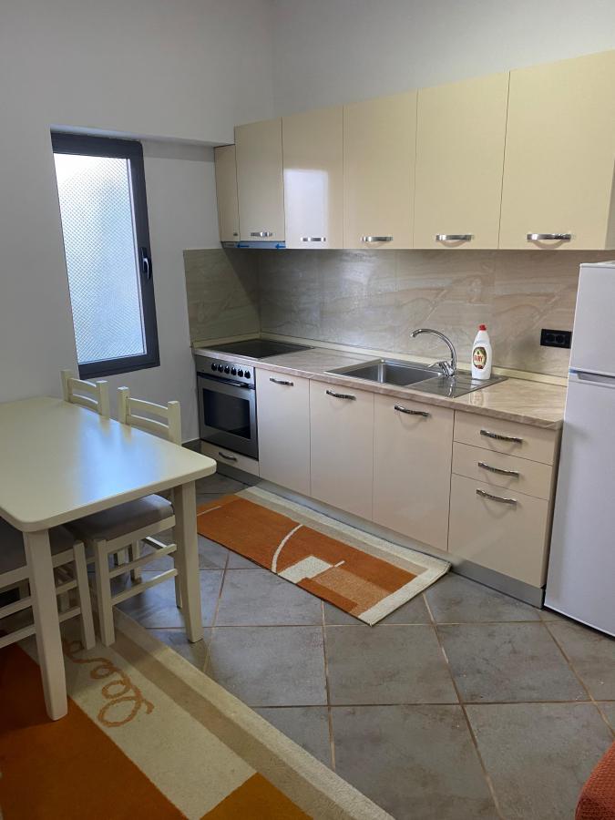 !! Jepet me qira apartament 1+1 - Selitë e Vogël !!