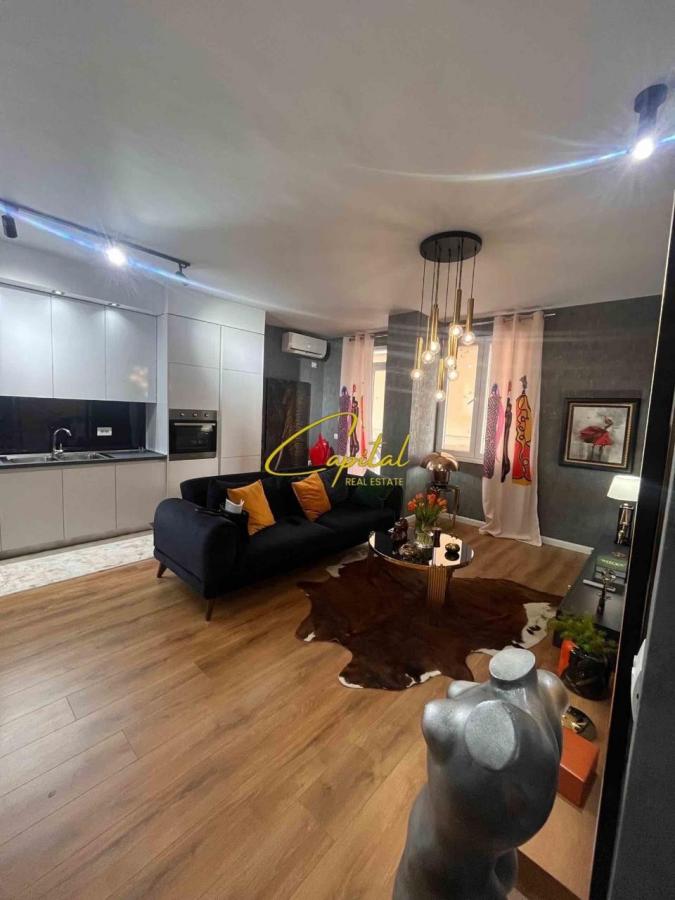 Apartament me qira 1+1 21 dhjetori 85.000 leke