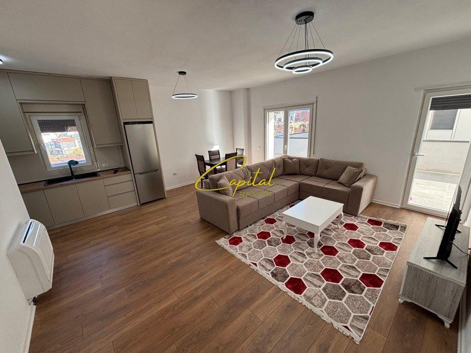 Apartament me qira 2+1 rruga bardhyl 800 euro