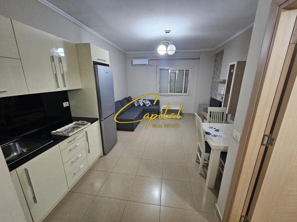Apartament me qira 1+1 yzberisht 40.000 leke