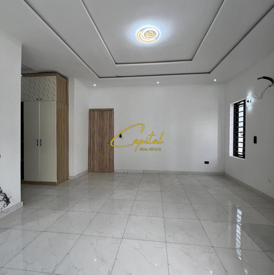 Dyqan me qira 35 m2 21 dhjetori 280.000 leke
