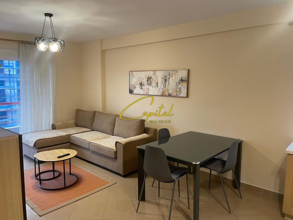 Apartament me qira 2+1+2 liqeni i thate 80.000 leke