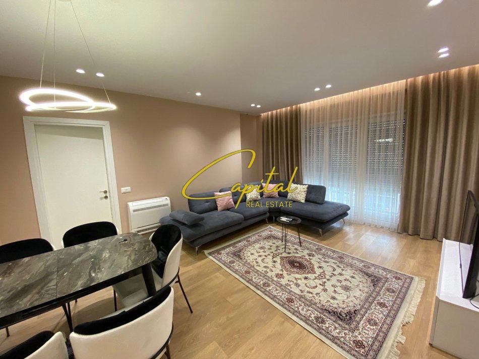 Apartament em qira 2+1 rruga e dibres 800 euro