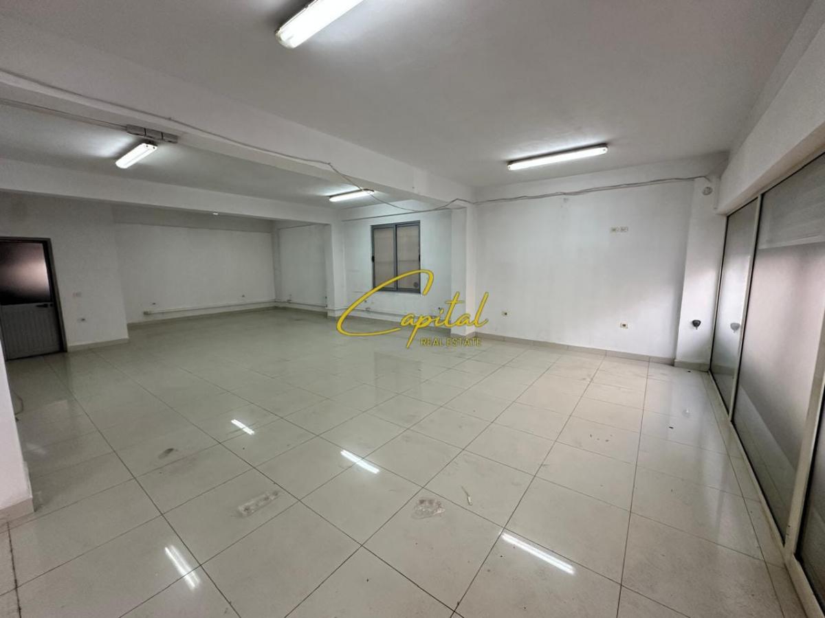 Magazine me qira 240 m2 don bosko 140.000 leke