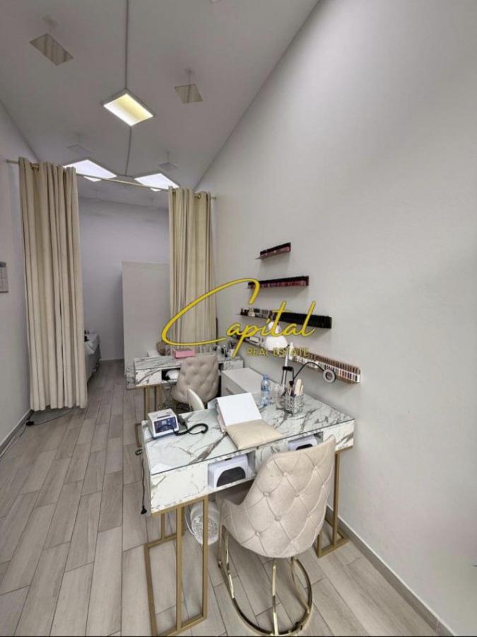 Ambient biznesi me qira 20 m2 21 dhjetori 470 euro
