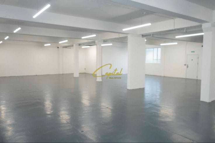 Magazine me qira 450 m2 kodra e diellit 200.000 leke