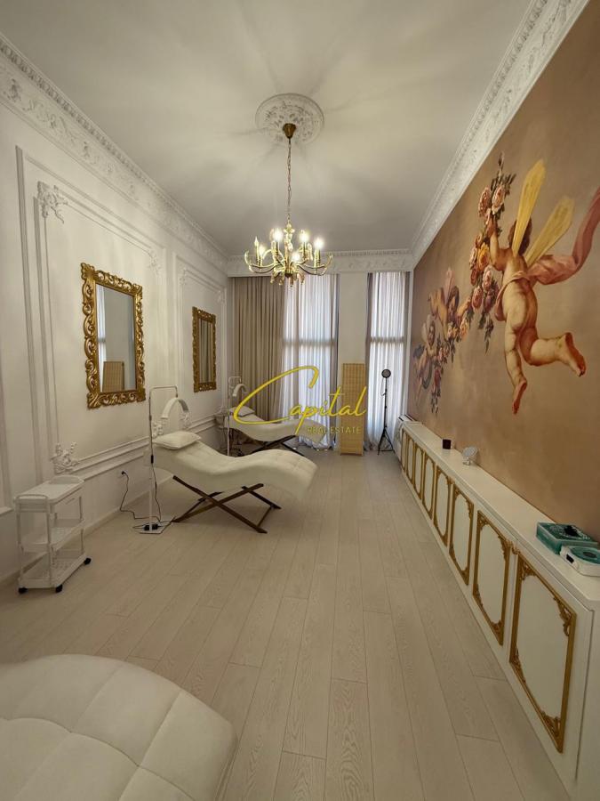 Ambient biznesi me qira 80 m2 rruga e kavajes 1.100 euro