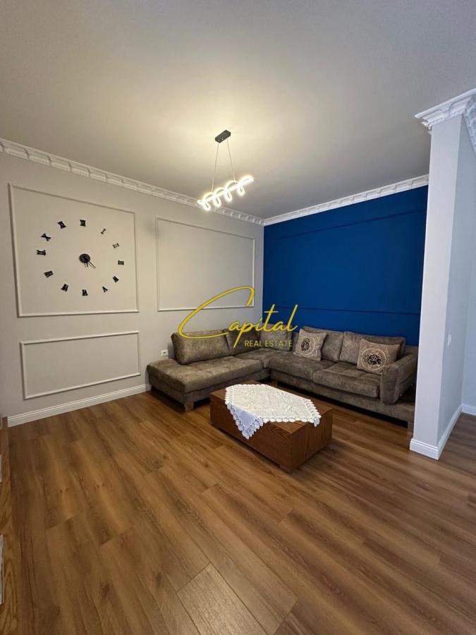 Apartament me qira 1+1 rruga e dibres 650 euro
