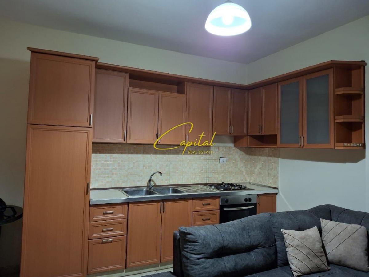 Apartament me qira 1+1 rruga e dibres 48.000 leke