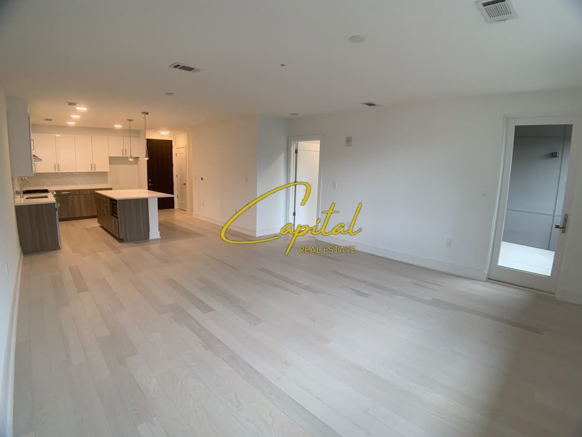 Ambient bizneis me qira 100 m2 kompleksi delijorgji 700 euro