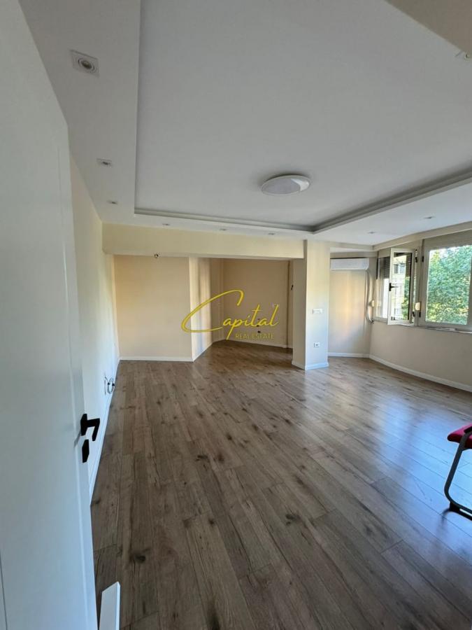 Zyre me qira 80 m2 qender 900 euro