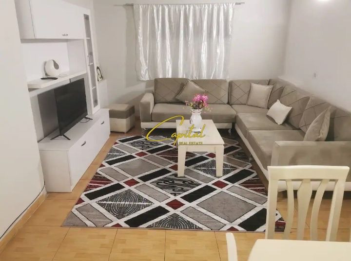 Apartament me qira 1+1 bulevardi zogu i 50.000 leke