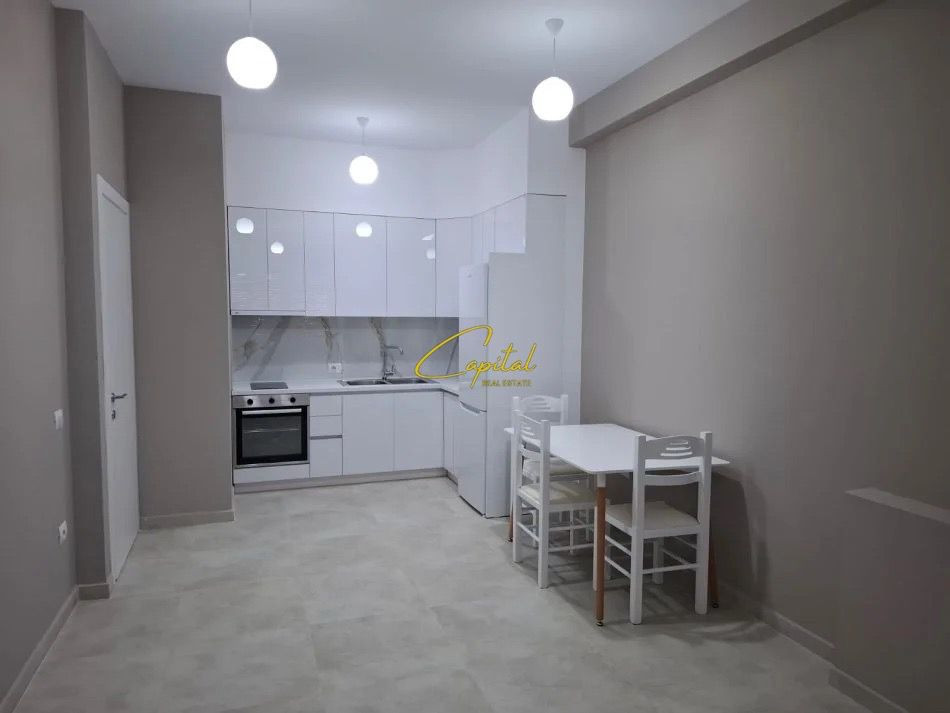 Apartament me qira 1+1 spitali amerikan 3 60.000 leke