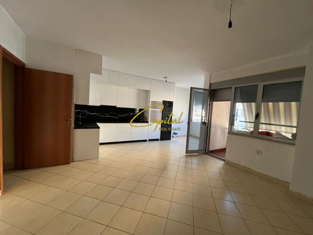 Apartament me qira 2+1 rruga e dibres 33.000.000 leke