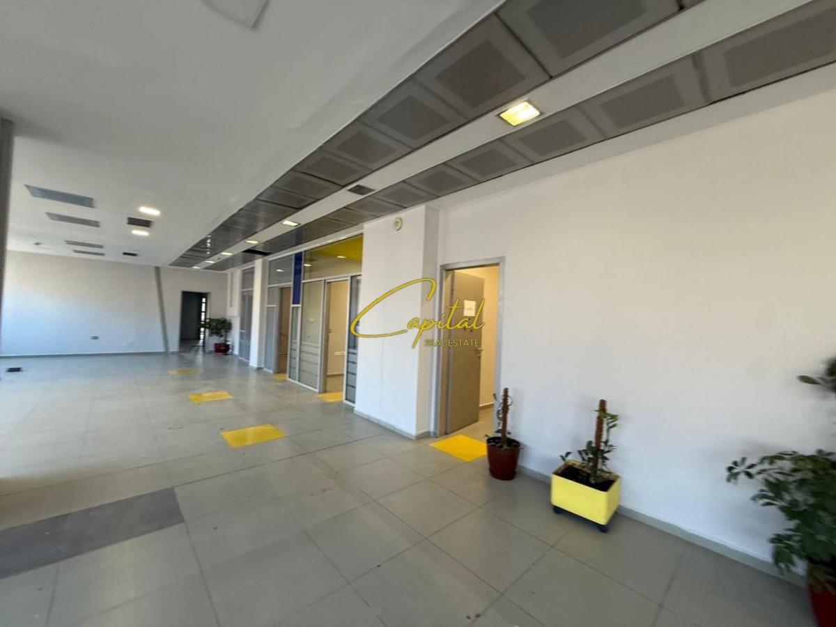 Ambient biznesi me qira 916 m2 rruga e kavajes 18.000 euro