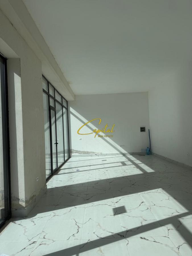 Dyqan me qira 58 m2 qender 1.740 euro