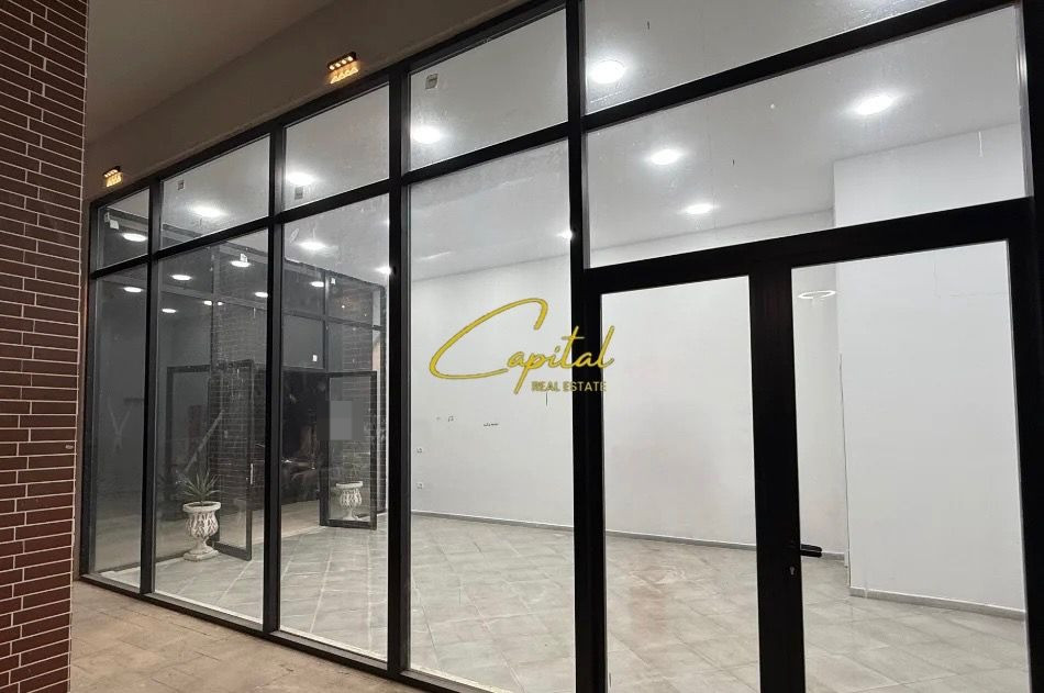 Ambient biznesi me qira 45 m2 pazari i ri 700 euro
