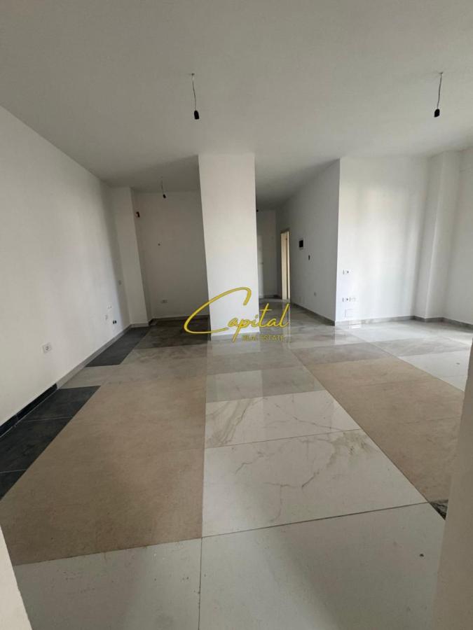 Shitet apartament 2+1 casa italia 14.000.000 leke