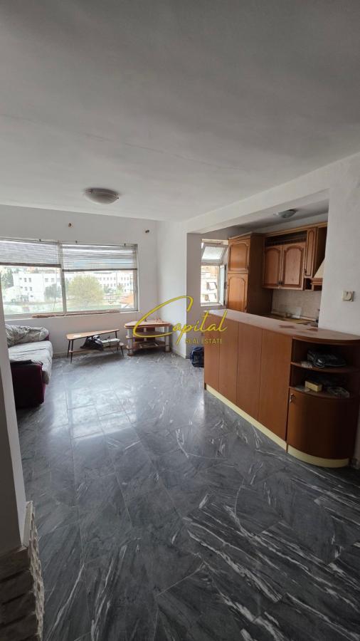 Shitet apartament 1+1 ish tregu elektrik 67.000 euro