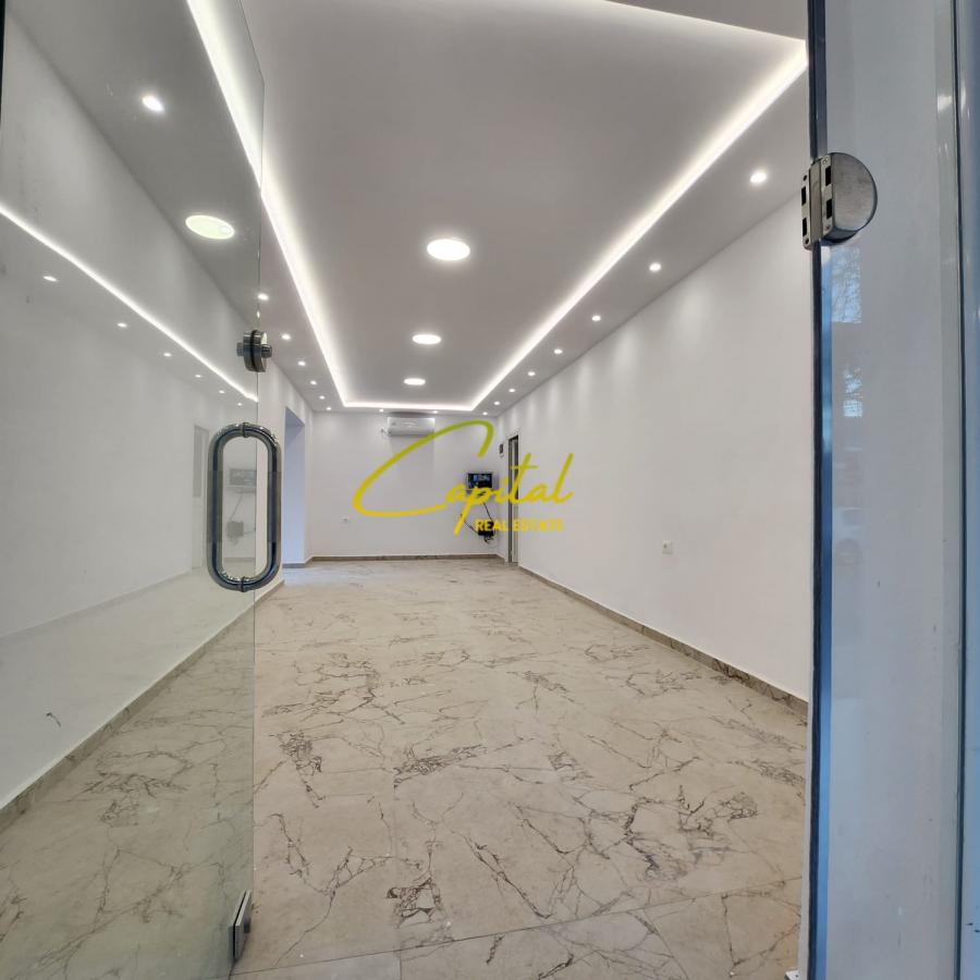Dyqan me qira 50 m2 21 dhjetori 100.000 leke