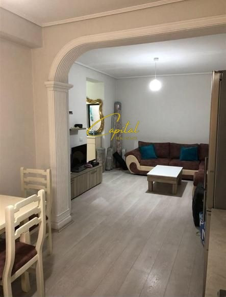 Apartament me qira 1+1 21 dhjetori 50.000 leke