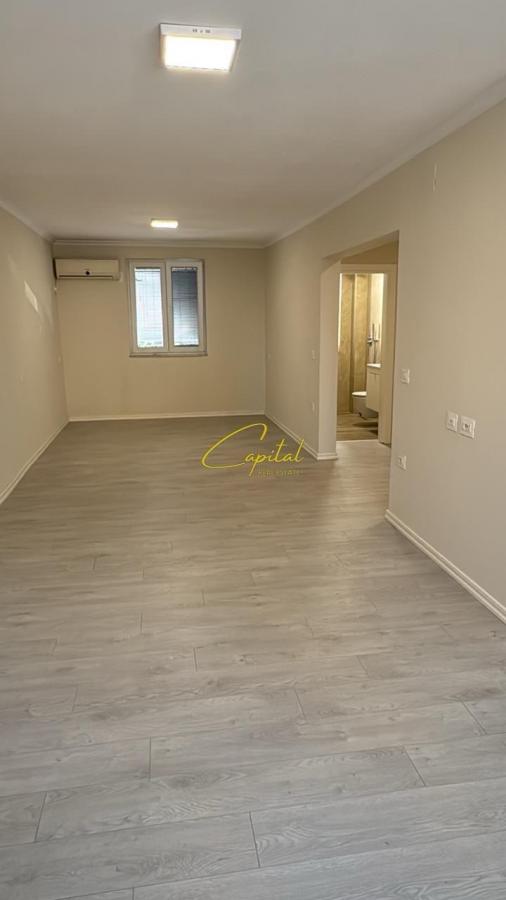 Zyre me qira 70 m2 21 dhjetori 800 euro