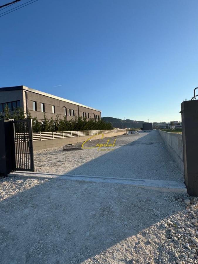 Toke em qira 1.350 m2 vaqarr 800 euro