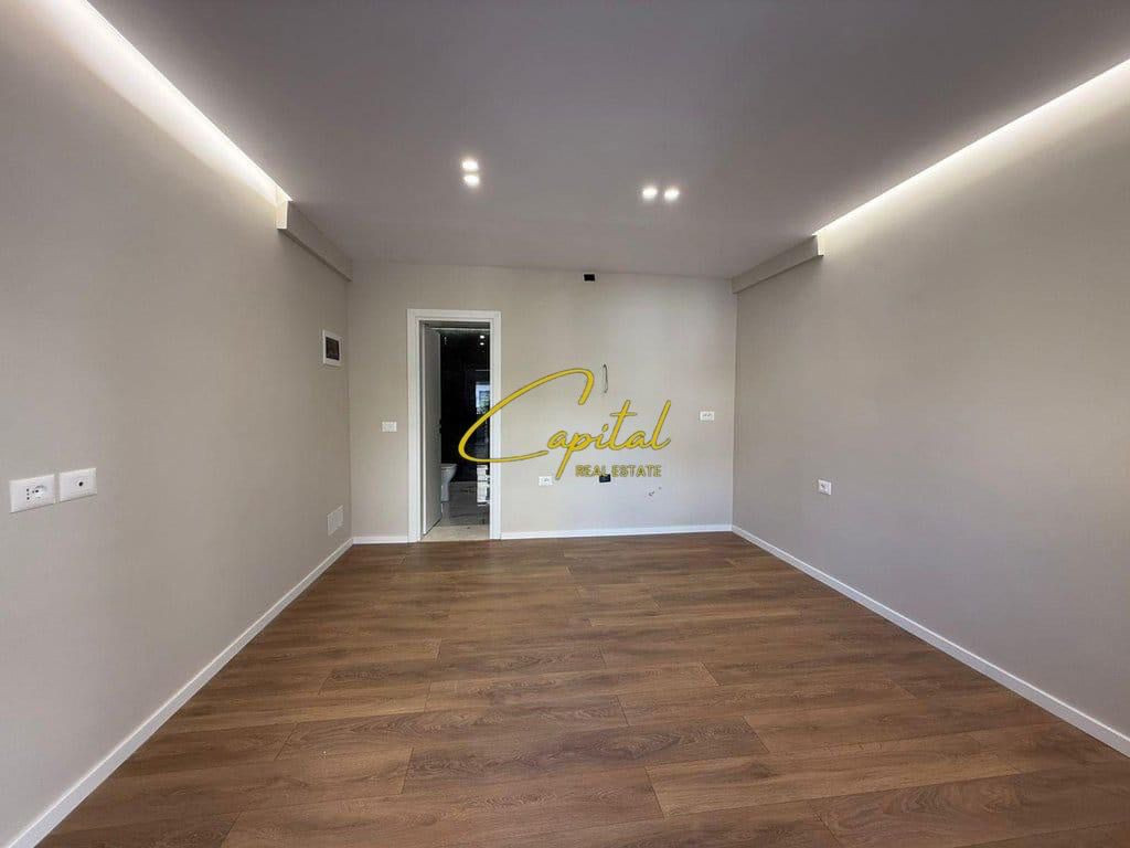 Ambient biznesi me qira 30 m2 rruga e elbasanit 40.000 leke