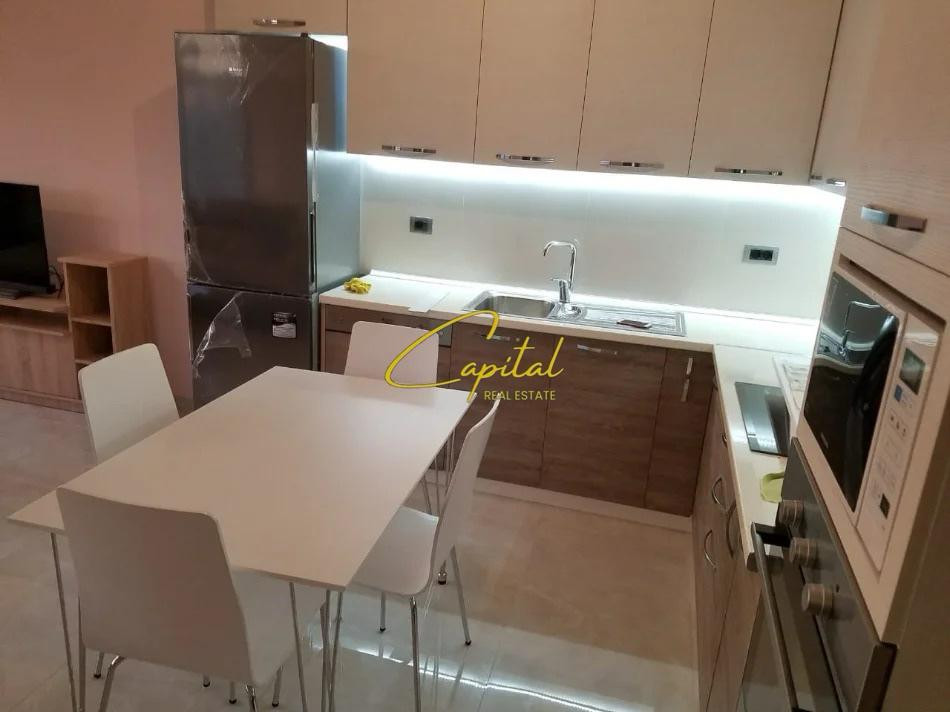 Apartament me qira 1+1 21 dhjetori 600 euro