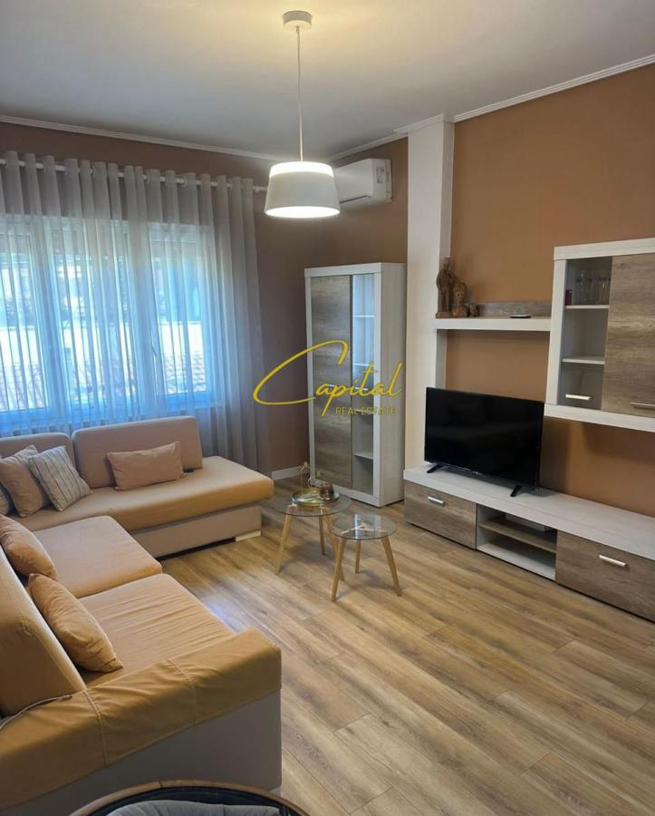 Apartament me qira 2+1 liqeni i artificial 700 euro