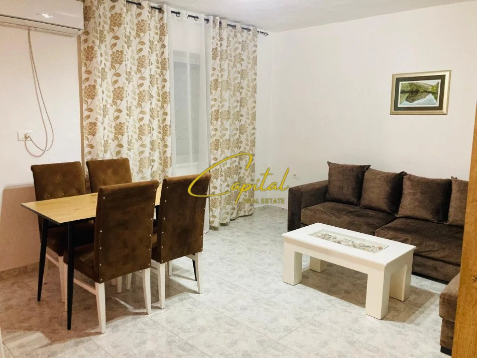 Apartament me qira 1+1 vasil shanto 550 euro