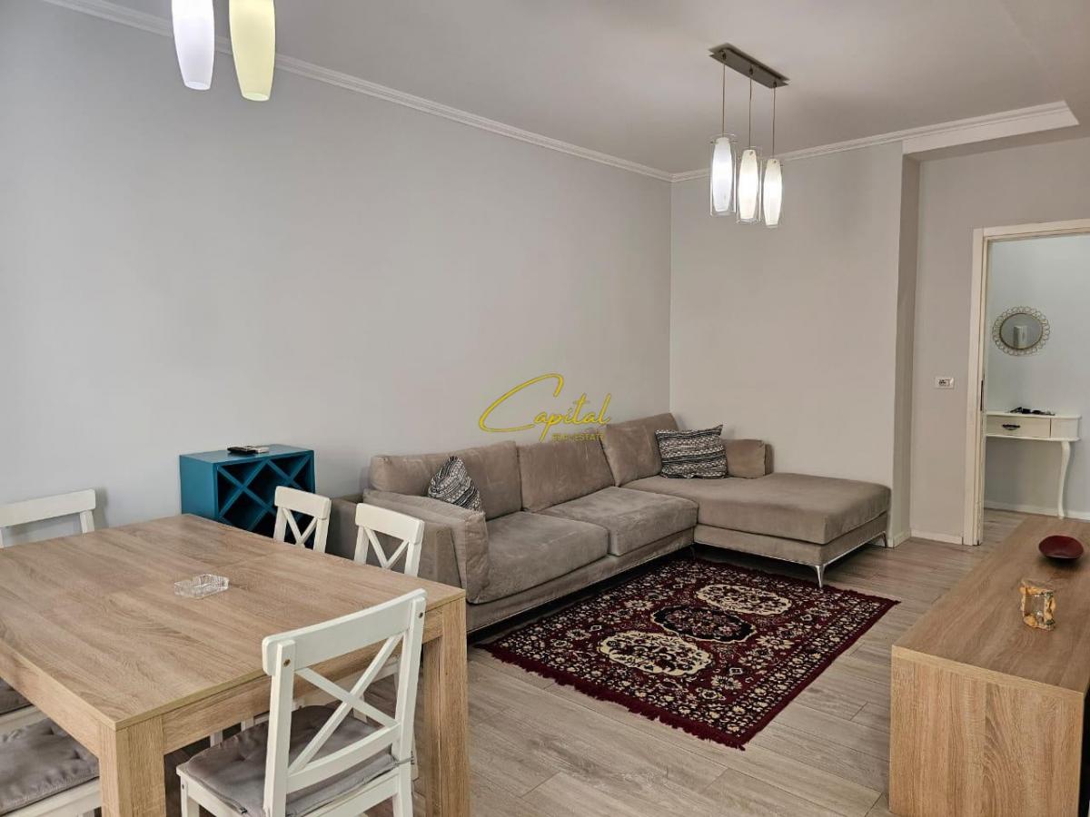 Apartament me qira 2+1+2 liqeni i thate 800 euro