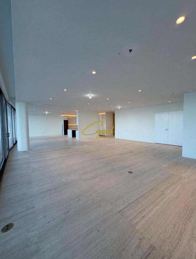 Zyre me qira 250 m2 kompleksi delijorgji 2.500 euro