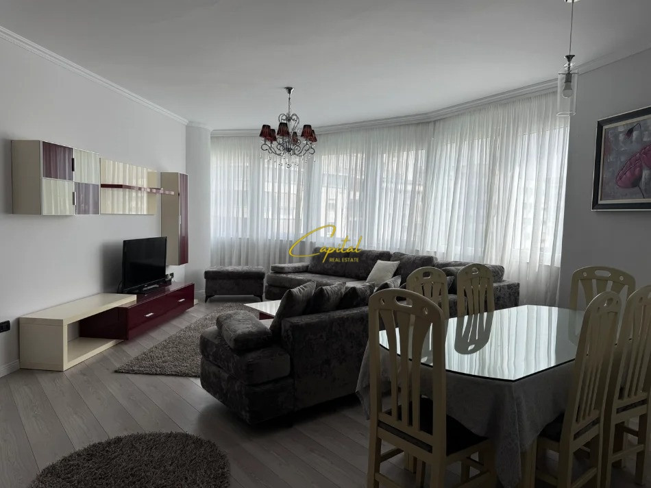 Apartament me qira 3+1 rruga e kavajes 1.200 euro